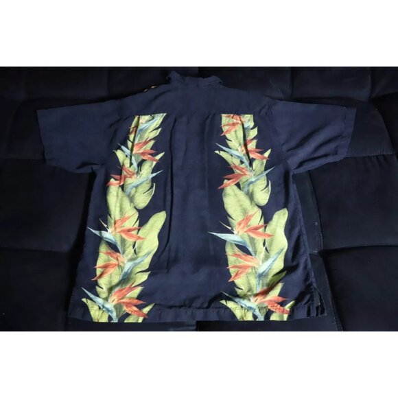 VTG Tommy Bahama Button Up Shirt Mens M Blue Floral Hawaiian Tropical Beach Silk - Picture 2 of 8